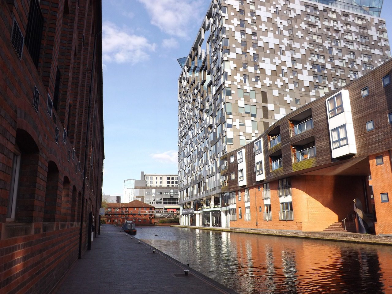 Photo of a large residential property next to the Birmingham Canal