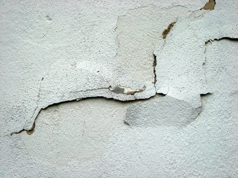 Cracks developing in your home could be from the heatwave