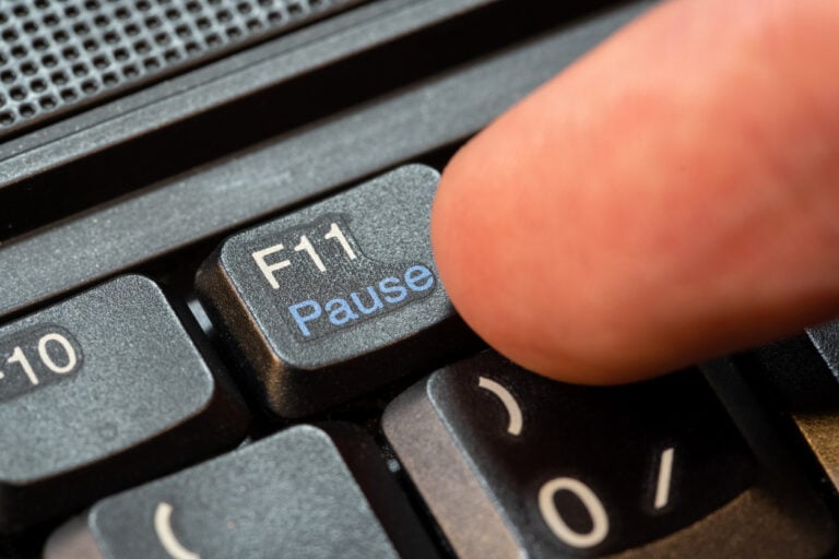 Pause button